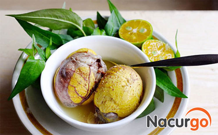 Vết thương hở có nên ăn trứng vịt lộn không?