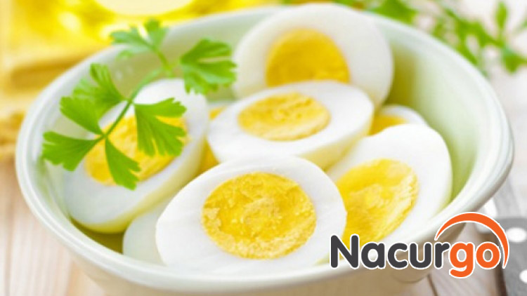 Bị bỏng dầu ăn nên kiêng lòng trắng trứng