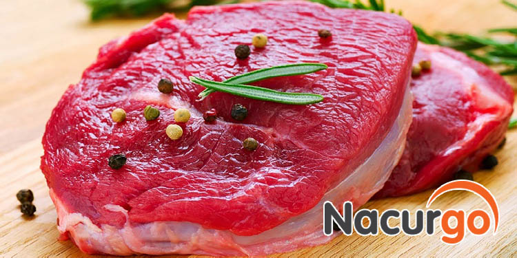 Thịt bò cũng là thực phẩm nên kiêng để hạn chế sẹo thâm