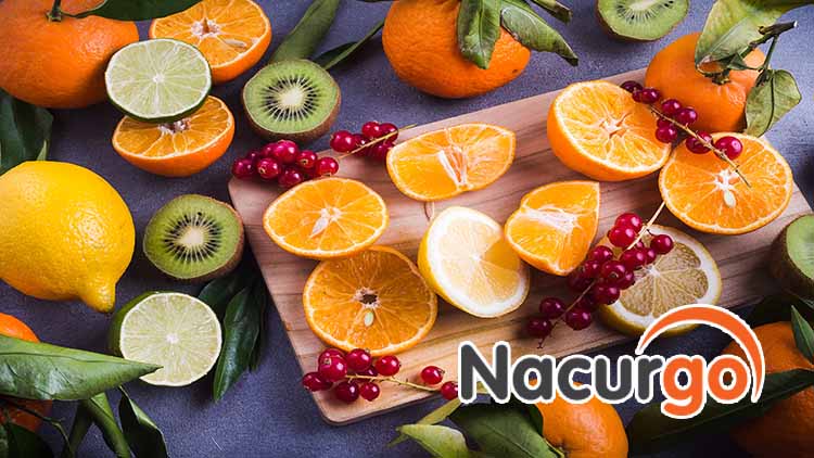 Hoa quả giàu vitamin C là 1 trong những sự lựa chọn tuyệt vời khi có vết thương hở